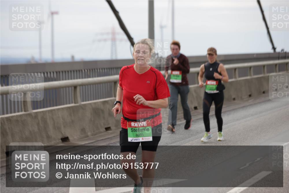 03.10.2025 - Köhlbrandbrückenlauf Jannik Wohlers http://msf.ph/oto/9153777 03.10.2025 16:04:44 Position 1 8935 meine-sportfotos.de
