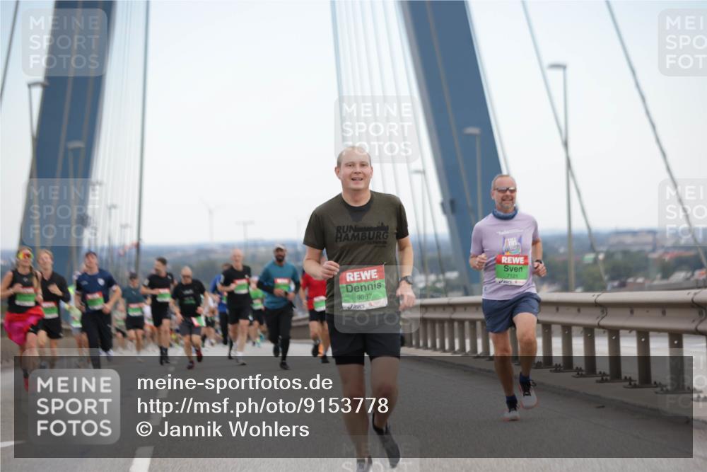 03.10.2025 - Köhlbrandbrückenlauf Jannik Wohlers http://msf.ph/oto/9153778 03.10.2025 15:21:32 Position 1 21, 0975, 9087, 7121 meine-sportfotos.de