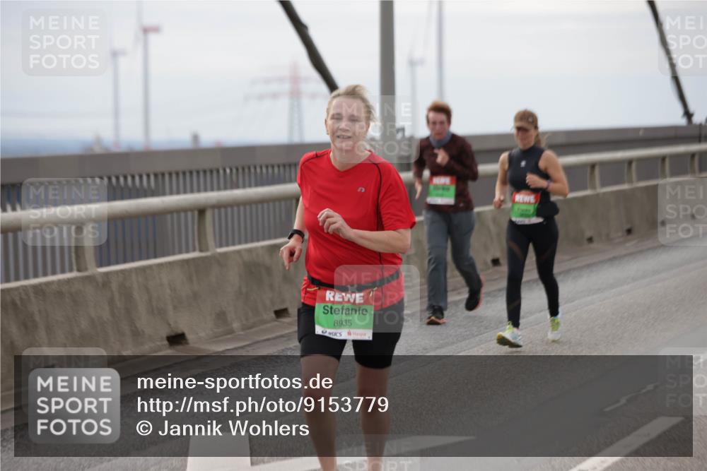 03.10.2025 - Köhlbrandbrückenlauf Jannik Wohlers http://msf.ph/oto/9153779 03.10.2025 16:04:44 Position 1 8935 meine-sportfotos.de