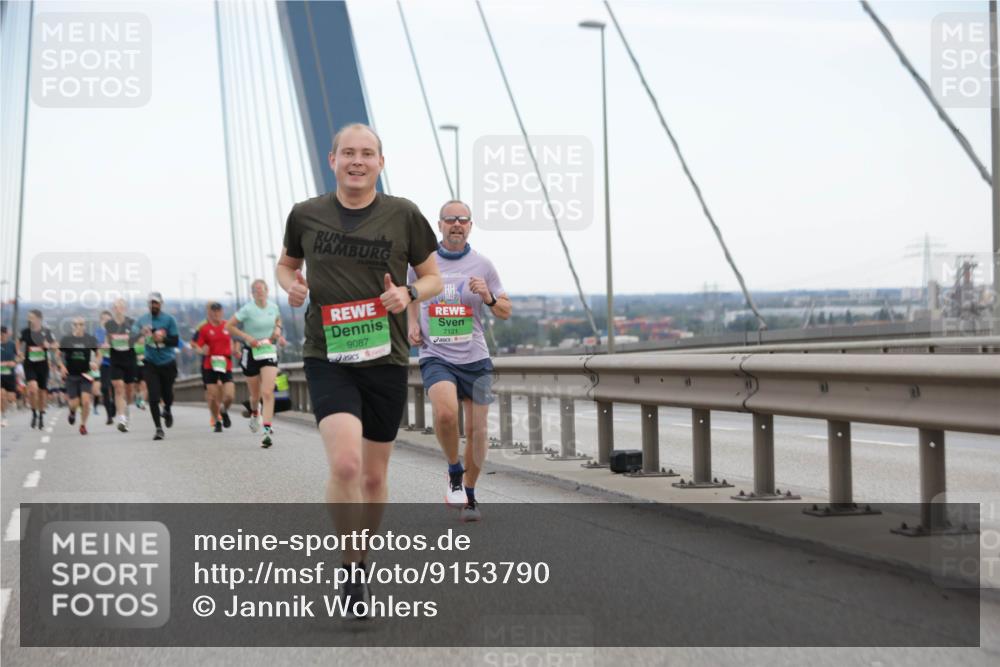 03.10.2025 - Köhlbrandbrückenlauf Jannik Wohlers http://msf.ph/oto/9153790 03.10.2025 15:21:33 Position 1 21, 0975, 9087, 7121 meine-sportfotos.de
