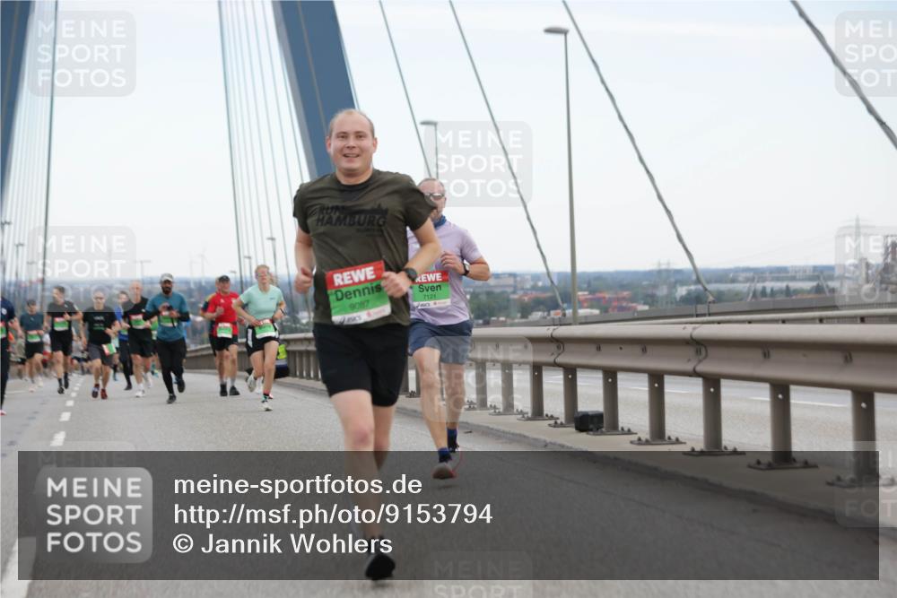 03.10.2025 - Köhlbrandbrückenlauf Jannik Wohlers http://msf.ph/oto/9153794 03.10.2025 15:21:33 Position 1 9087, 7121 meine-sportfotos.de