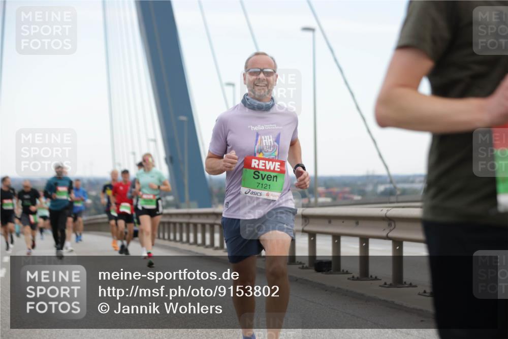 03.10.2025 - Köhlbrandbrückenlauf Jannik Wohlers http://msf.ph/oto/9153802 03.10.2025 15:21:35 Position 1 7121 meine-sportfotos.de