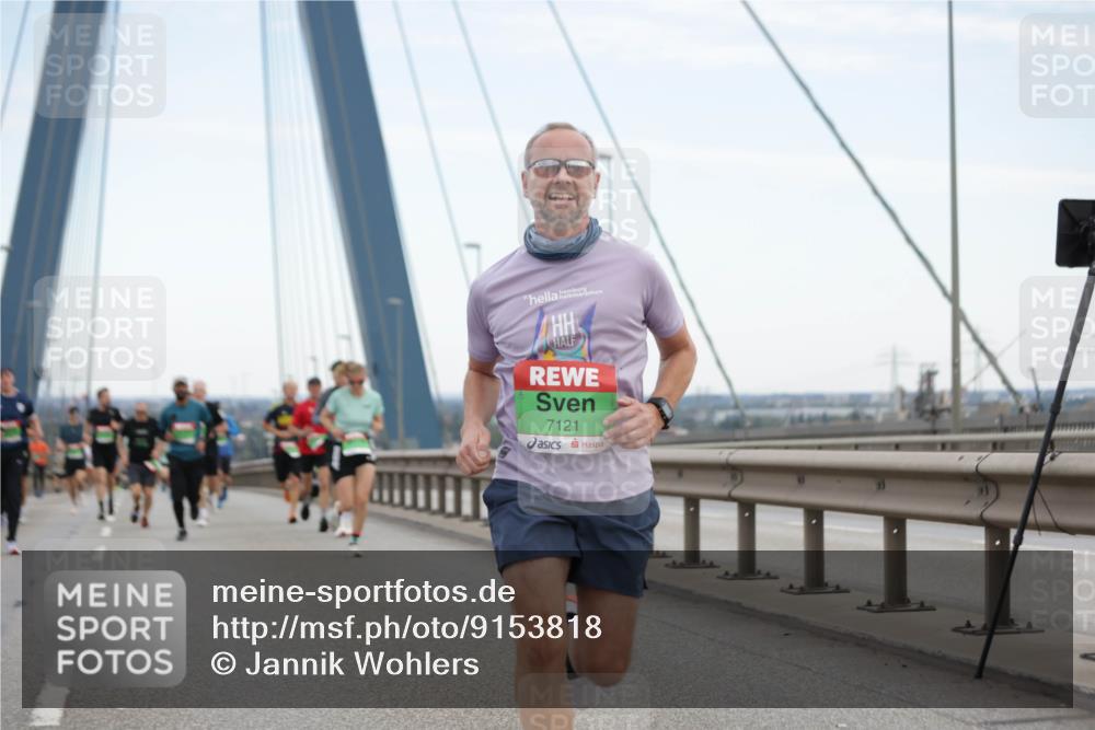 03.10.2025 - Köhlbrandbrückenlauf Jannik Wohlers http://msf.ph/oto/9153818 03.10.2025 15:21:35 Position 1 7121 meine-sportfotos.de