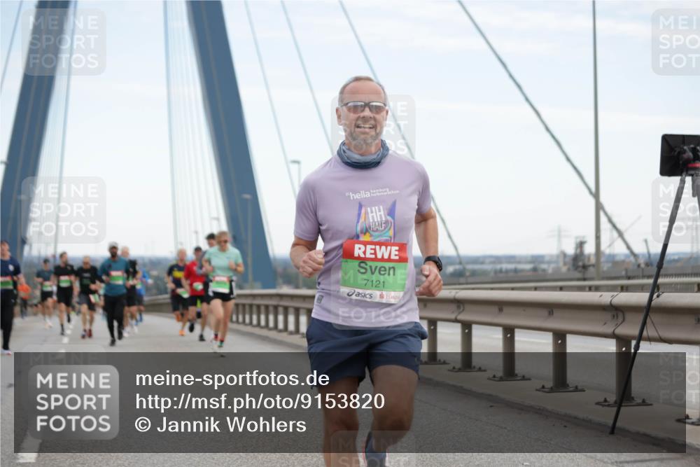 03.10.2025 - Köhlbrandbrückenlauf Jannik Wohlers http://msf.ph/oto/9153820 03.10.2025 15:21:36 Position 1 7121 meine-sportfotos.de