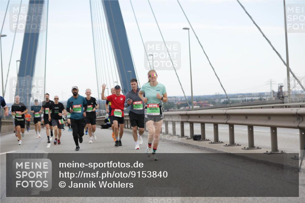 03.10.2025 - Köhlbrandbrückenlauf Jannik Wohlers http://msf.ph/oto/9153840 03.10.2025 15:21:38 Position 1 7271 meine-sportfotos.de