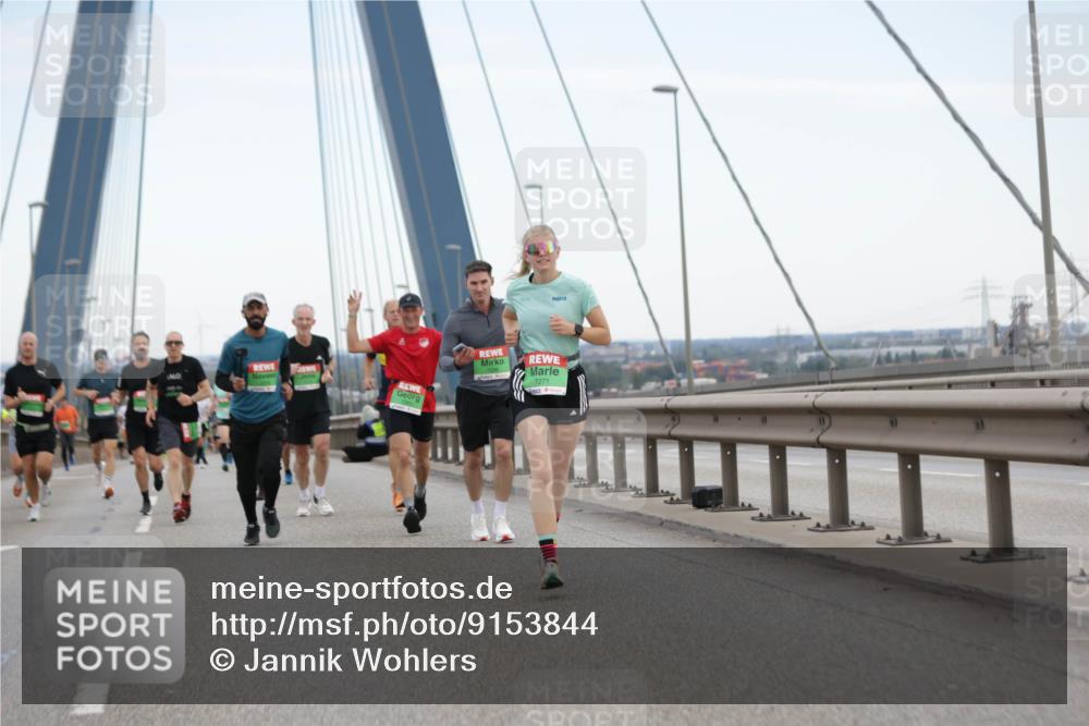 03.10.2025 - Köhlbrandbrückenlauf Jannik Wohlers http://msf.ph/oto/9153844 03.10.2025 15:21:38 Position 1 7271 meine-sportfotos.de