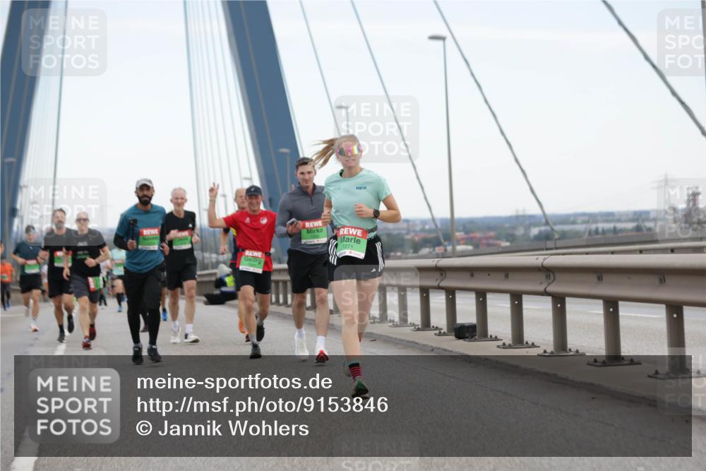 03.10.2025 - Köhlbrandbrückenlauf Jannik Wohlers http://msf.ph/oto/9153846 03.10.2025 15:21:38 Position 1 7271 meine-sportfotos.de