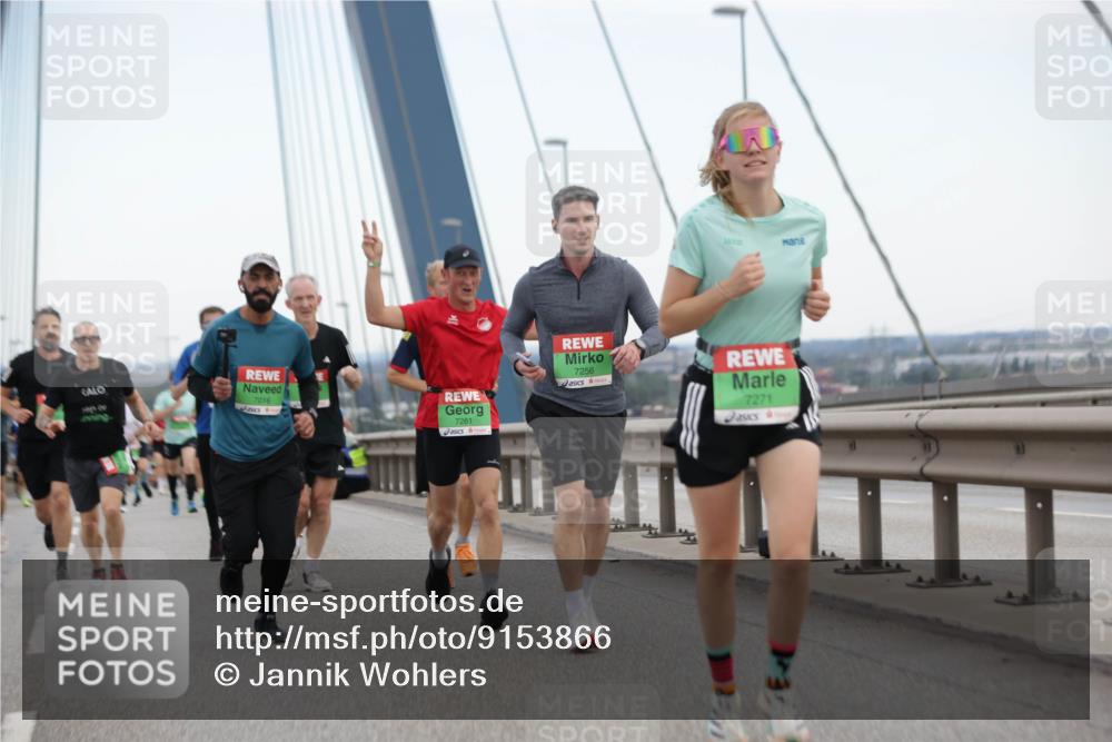 03.10.2025 - Köhlbrandbrückenlauf Jannik Wohlers http://msf.ph/oto/9153866 03.10.2025 15:21:39 Position 1 7016, 7261, 7256, 7271 meine-sportfotos.de