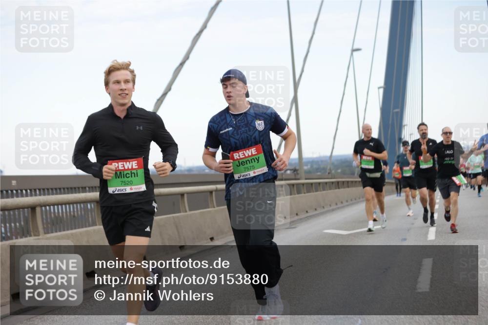 03.10.2025 - Köhlbrandbrückenlauf Jannik Wohlers http://msf.ph/oto/9153880 03.10.2025 15:21:40 Position 1 7520, 7575 meine-sportfotos.de