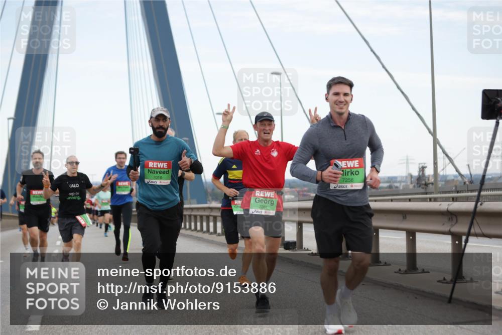 03.10.2025 - Köhlbrandbrückenlauf Jannik Wohlers http://msf.ph/oto/9153886 03.10.2025 15:21:40 Position 1 7016, 7261, 7256 meine-sportfotos.de
