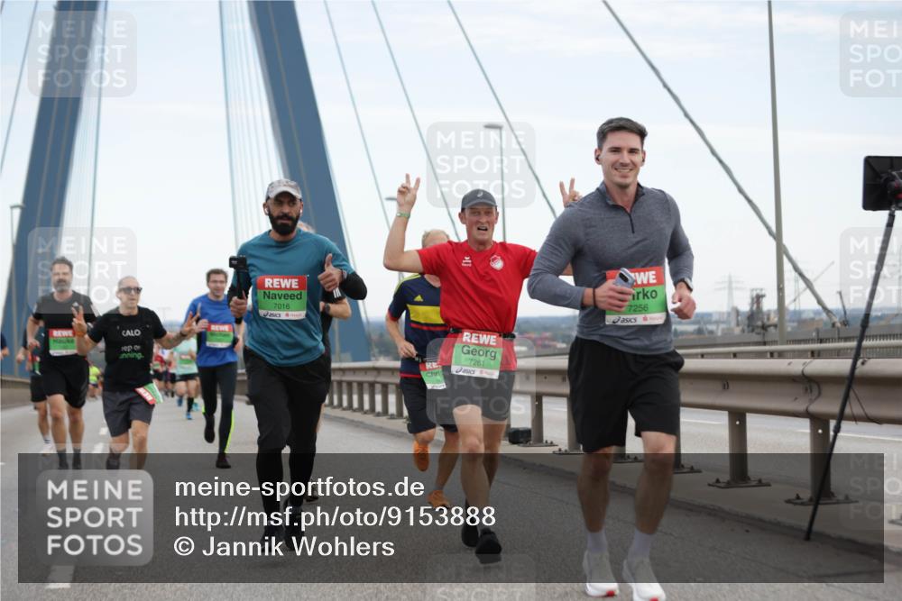 03.10.2025 - Köhlbrandbrückenlauf Jannik Wohlers http://msf.ph/oto/9153888 03.10.2025 15:21:41 Position 1 7016, 7261, 7256 meine-sportfotos.de
