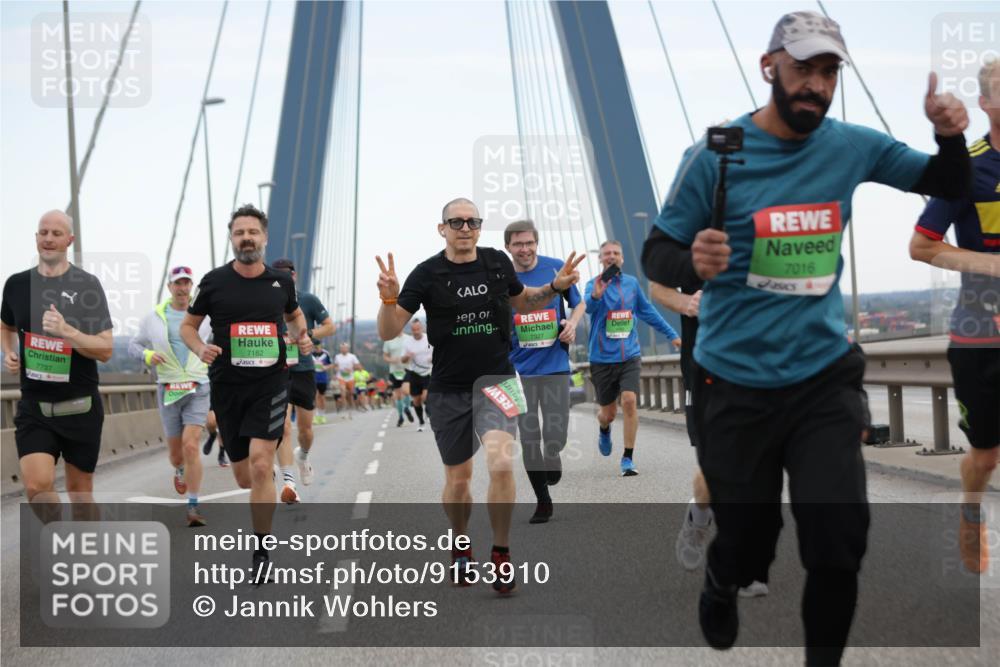 03.10.2025 - Köhlbrandbrückenlauf Jannik Wohlers http://msf.ph/oto/9153910 03.10.2025 15:21:42 Position 1 7737, 7182, 7327, 7016 meine-sportfotos.de