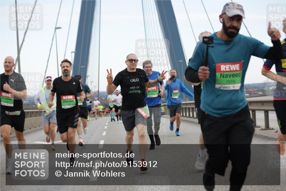 03.10.2025 - Köhlbrandbrückenlauf Jannik Wohlers http://msf.ph/oto/9153912 03.10.2025 15:21:42 Position 1 7737, 7182, 7016 meine-sportfotos.de