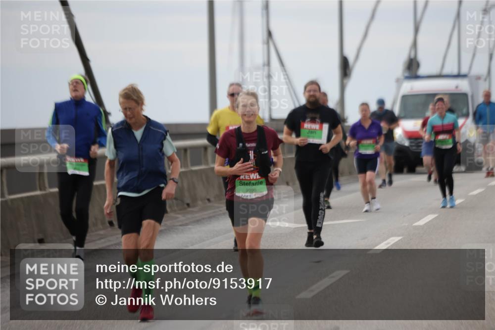 03.10.2025 - Köhlbrandbrückenlauf Jannik Wohlers http://msf.ph/oto/9153917 03.10.2025 16:04:55 Position 1 9290 meine-sportfotos.de