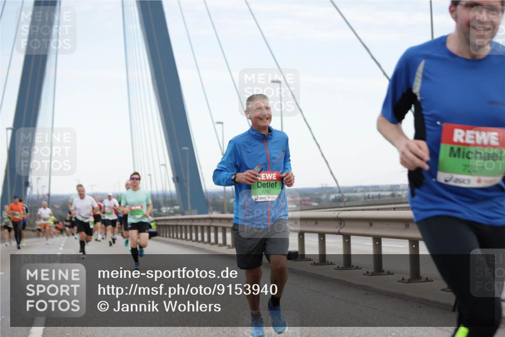 03.10.2025 - Köhlbrandbrückenlauf Jannik Wohlers http://msf.ph/oto/9153940 03.10.2025 15:21:45 Position 1 7282, 7327 meine-sportfotos.de