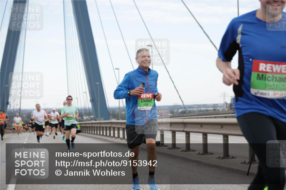 03.10.2025 - Köhlbrandbrückenlauf Jannik Wohlers http://msf.ph/oto/9153942 03.10.2025 15:21:45 Position 1 7282, 7327 meine-sportfotos.de