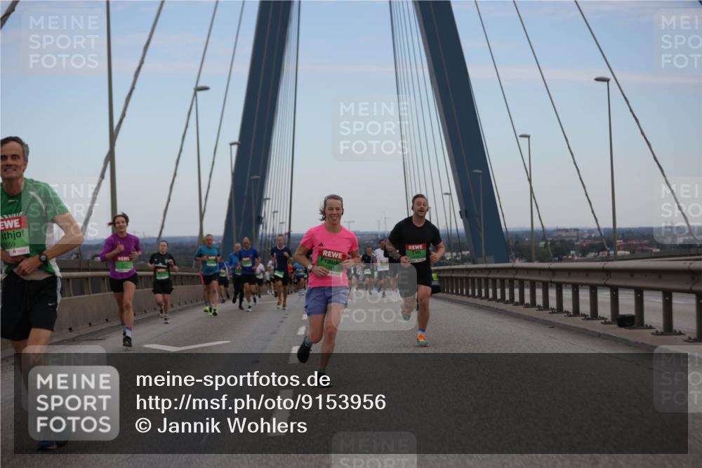 03.10.2025 - Köhlbrandbrückenlauf Jannik Wohlers http://msf.ph/oto/9153956 03.10.2025 15:22:44 Position 1 659, 7301 meine-sportfotos.de