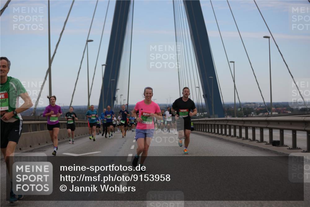 03.10.2025 - Köhlbrandbrückenlauf Jannik Wohlers http://msf.ph/oto/9153958 03.10.2025 15:22:44 Position 1 59, 7301 meine-sportfotos.de