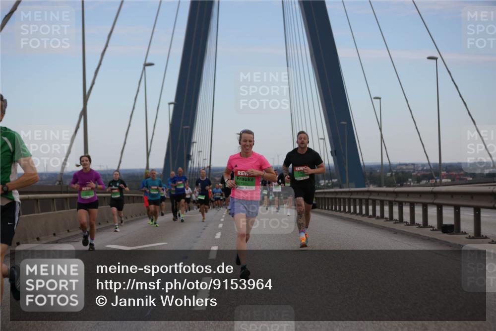 03.10.2025 - Köhlbrandbrückenlauf Jannik Wohlers http://msf.ph/oto/9153964 03.10.2025 15:22:44 Position 1 7301 meine-sportfotos.de