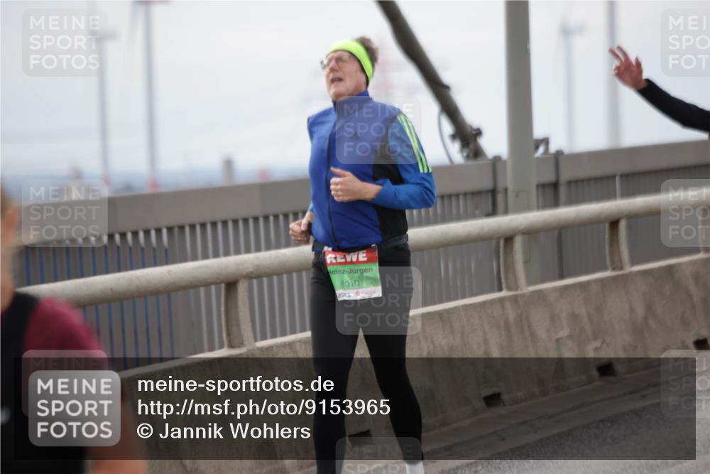 03.10.2025 - Köhlbrandbrückenlauf Jannik Wohlers http://msf.ph/oto/9153965 03.10.2025 16:05:00 Position 1 8010 meine-sportfotos.de