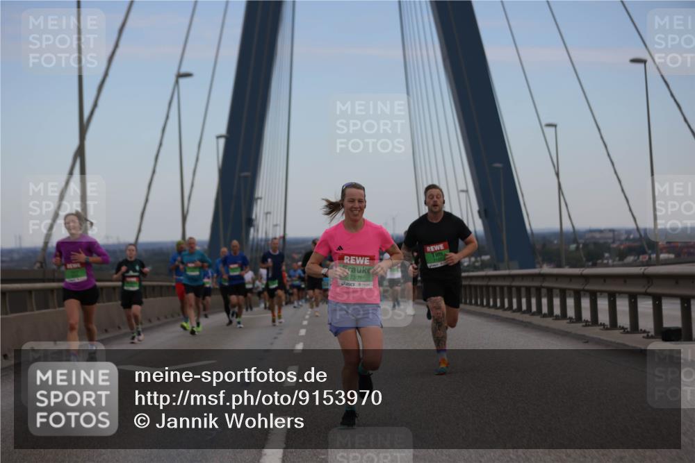 03.10.2025 - Köhlbrandbrückenlauf Jannik Wohlers http://msf.ph/oto/9153970 03.10.2025 15:22:45 Position 1 7301, 7147 meine-sportfotos.de
