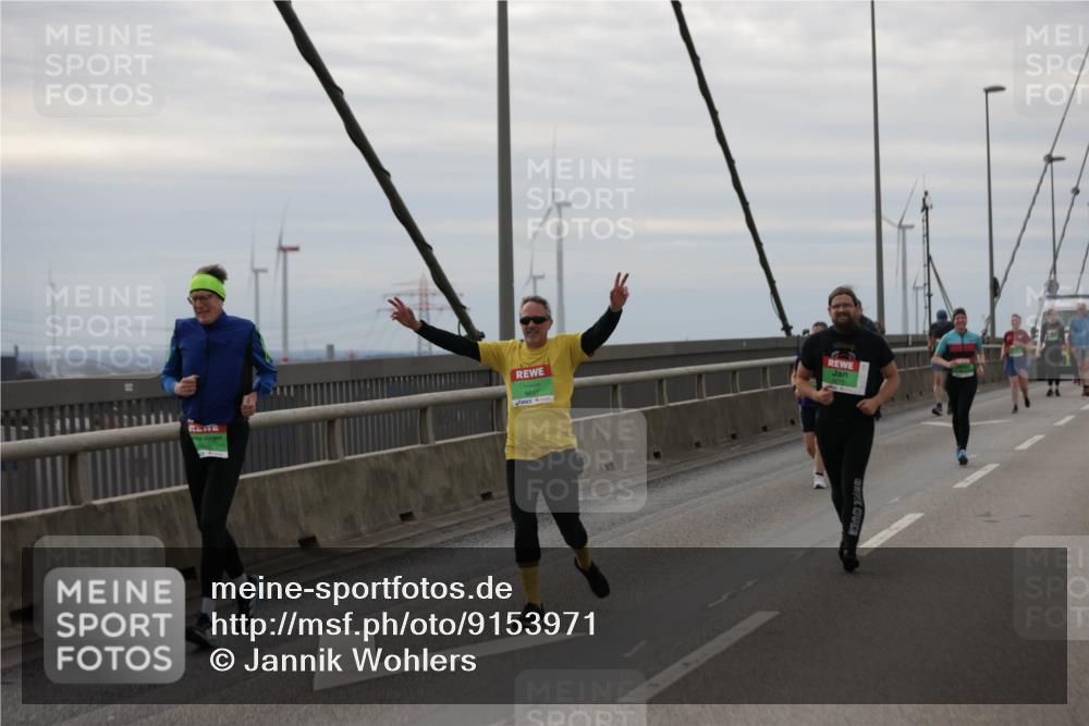 03.10.2025 - Köhlbrandbrückenlauf Jannik Wohlers http://msf.ph/oto/9153971 03.10.2025 16:05:02 Position 1 9697 meine-sportfotos.de