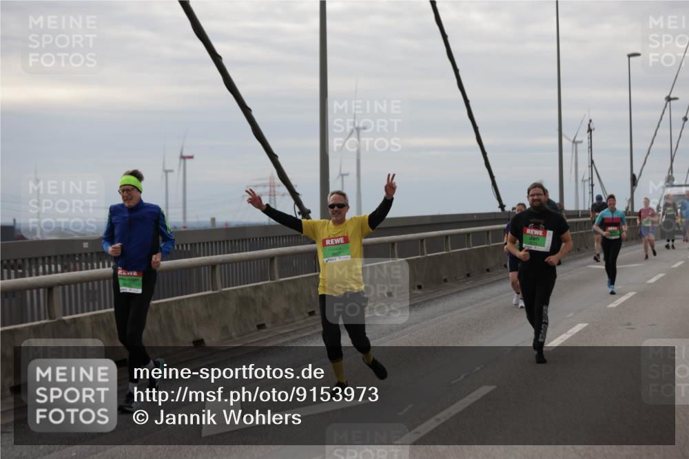 03.10.2025 - Köhlbrandbrückenlauf Jannik Wohlers http://msf.ph/oto/9153973 03.10.2025 16:05:02 Position 1 8010 meine-sportfotos.de