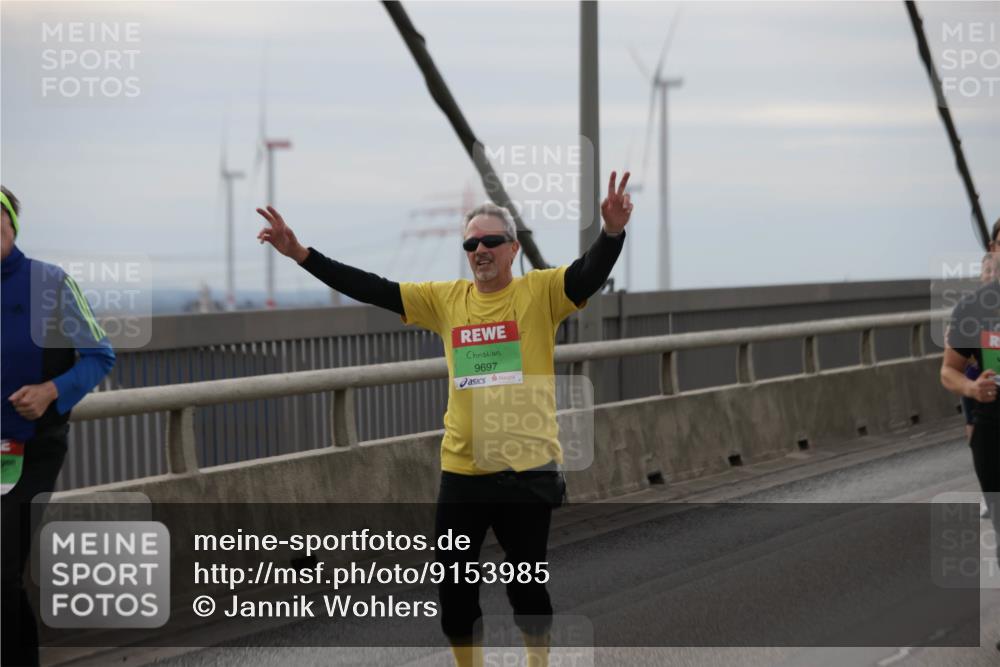 03.10.2025 - Köhlbrandbrückenlauf Jannik Wohlers http://msf.ph/oto/9153985 03.10.2025 16:05:02 Position 1 9697 meine-sportfotos.de