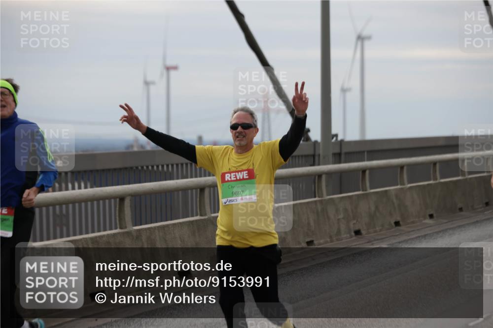 03.10.2025 - Köhlbrandbrückenlauf Jannik Wohlers http://msf.ph/oto/9153991 03.10.2025 16:05:03 Position 1 13, 9697 meine-sportfotos.de