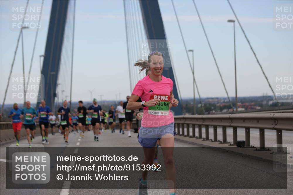 03.10.2025 - Köhlbrandbrückenlauf Jannik Wohlers http://msf.ph/oto/9153992 03.10.2025 15:22:45 Position 1 7301 meine-sportfotos.de