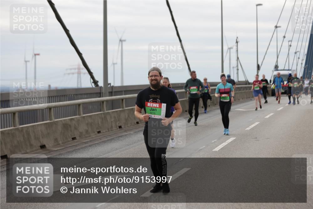 03.10.2025 - Köhlbrandbrückenlauf Jannik Wohlers http://msf.ph/oto/9153997 03.10.2025 16:05:04 Position 1 9215 meine-sportfotos.de