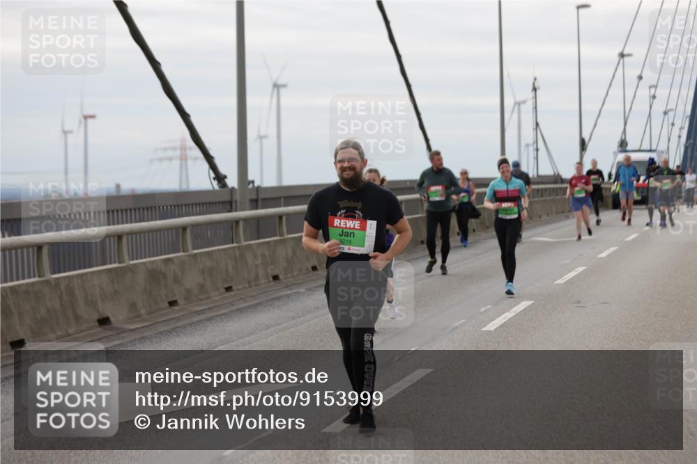 03.10.2025 - Köhlbrandbrückenlauf Jannik Wohlers http://msf.ph/oto/9153999 03.10.2025 16:05:04 Position 1 9215 meine-sportfotos.de