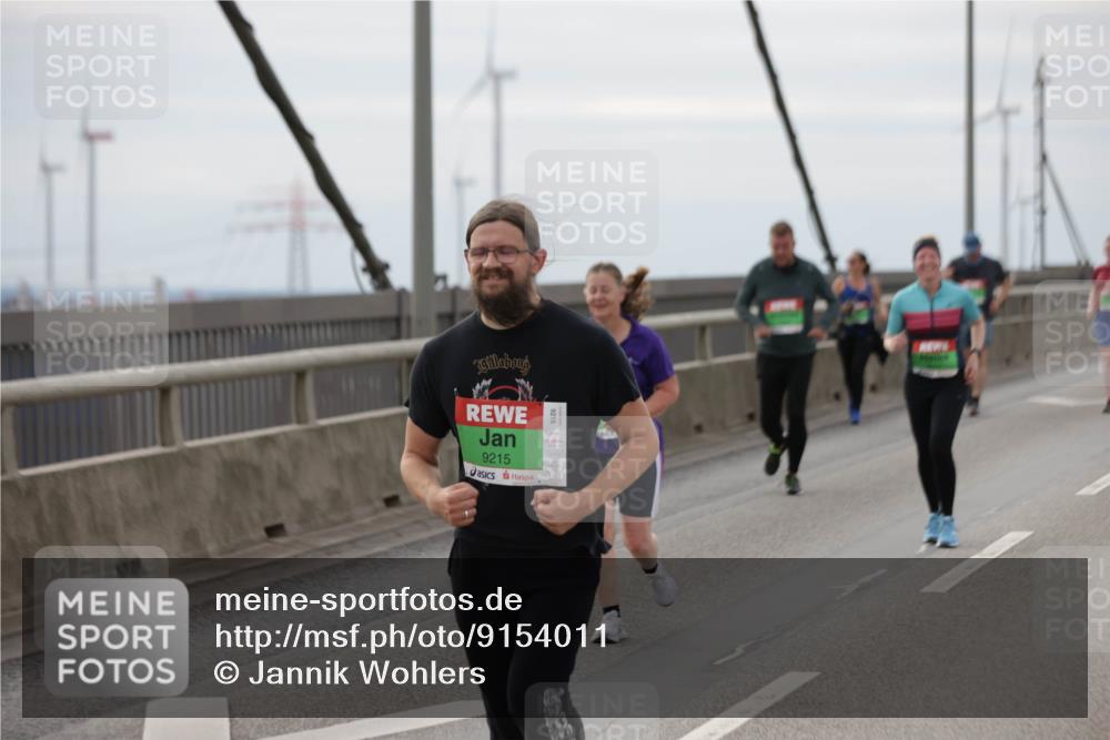 03.10.2025 - Köhlbrandbrückenlauf Jannik Wohlers http://msf.ph/oto/9154011 03.10.2025 16:05:05 Position 1 9215 meine-sportfotos.de