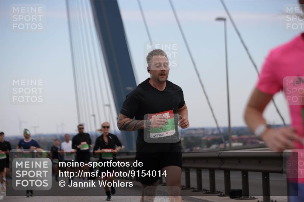 03.10.2025 - Köhlbrandbrückenlauf Jannik Wohlers http://msf.ph/oto/9154014 03.10.2025 15:22:47 Position 1 7147 meine-sportfotos.de