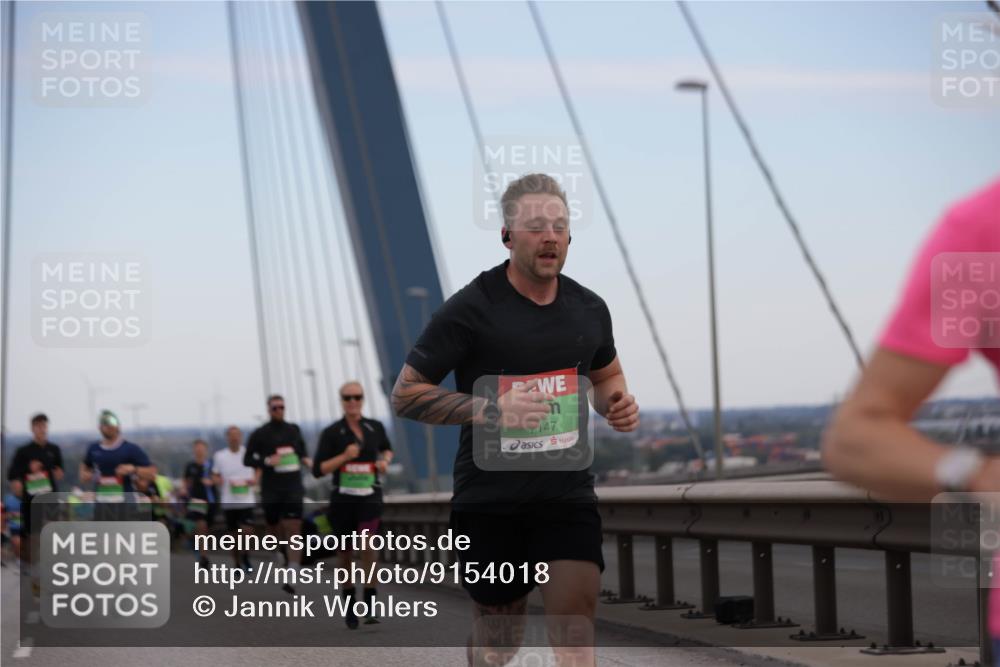 03.10.2025 - Köhlbrandbrückenlauf Jannik Wohlers http://msf.ph/oto/9154018 03.10.2025 15:22:47 Position 1 147 meine-sportfotos.de