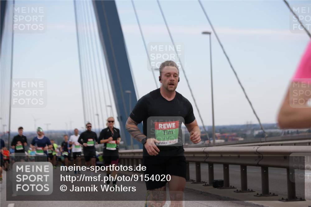 03.10.2025 - Köhlbrandbrückenlauf Jannik Wohlers http://msf.ph/oto/9154020 03.10.2025 15:22:47 Position 1 7147 meine-sportfotos.de