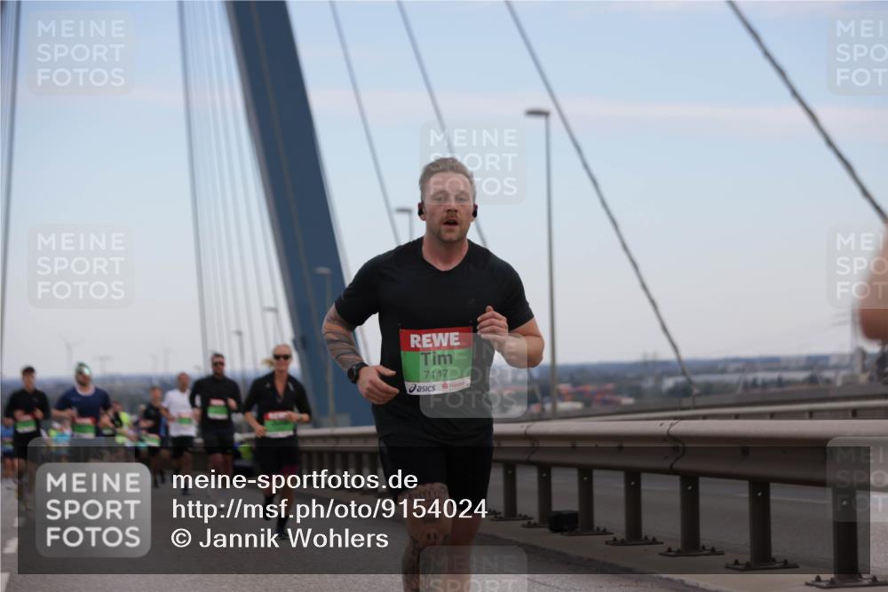 03.10.2025 - Köhlbrandbrückenlauf Jannik Wohlers http://msf.ph/oto/9154024 03.10.2025 15:22:47 Position 1 7147 meine-sportfotos.de