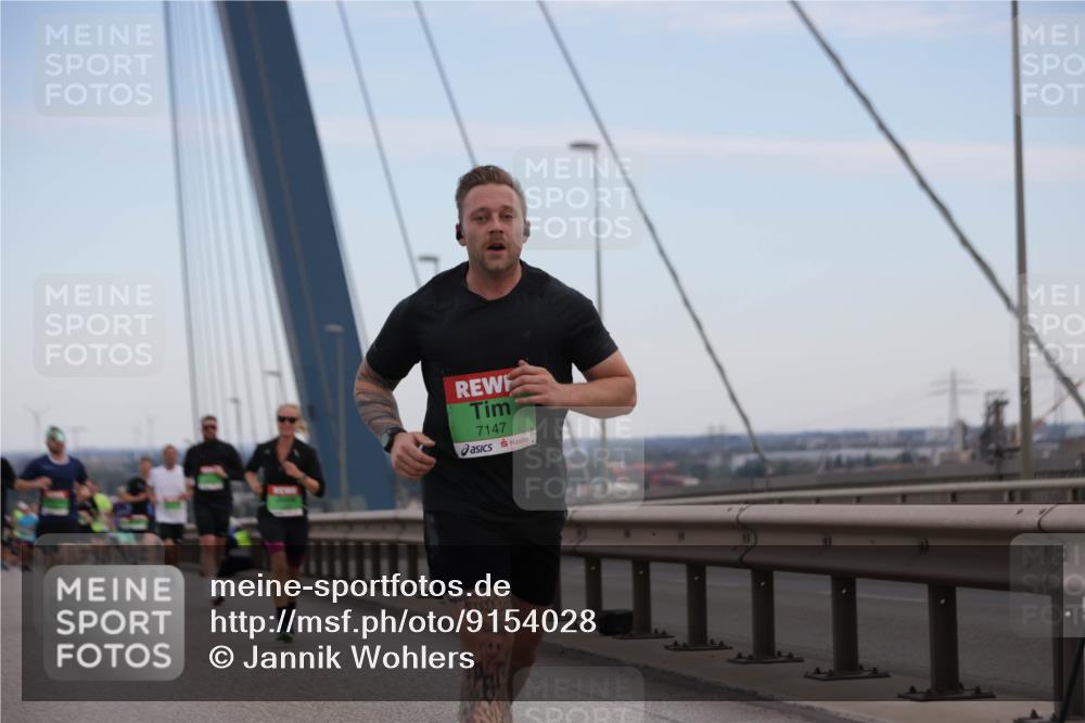 03.10.2025 - Köhlbrandbrückenlauf Jannik Wohlers http://msf.ph/oto/9154028 03.10.2025 15:22:47 Position 1 7147 meine-sportfotos.de