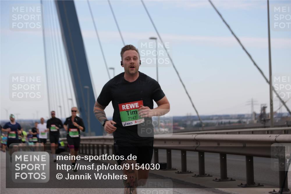 03.10.2025 - Köhlbrandbrückenlauf Jannik Wohlers http://msf.ph/oto/9154030 03.10.2025 15:22:47 Position 1 7147 meine-sportfotos.de