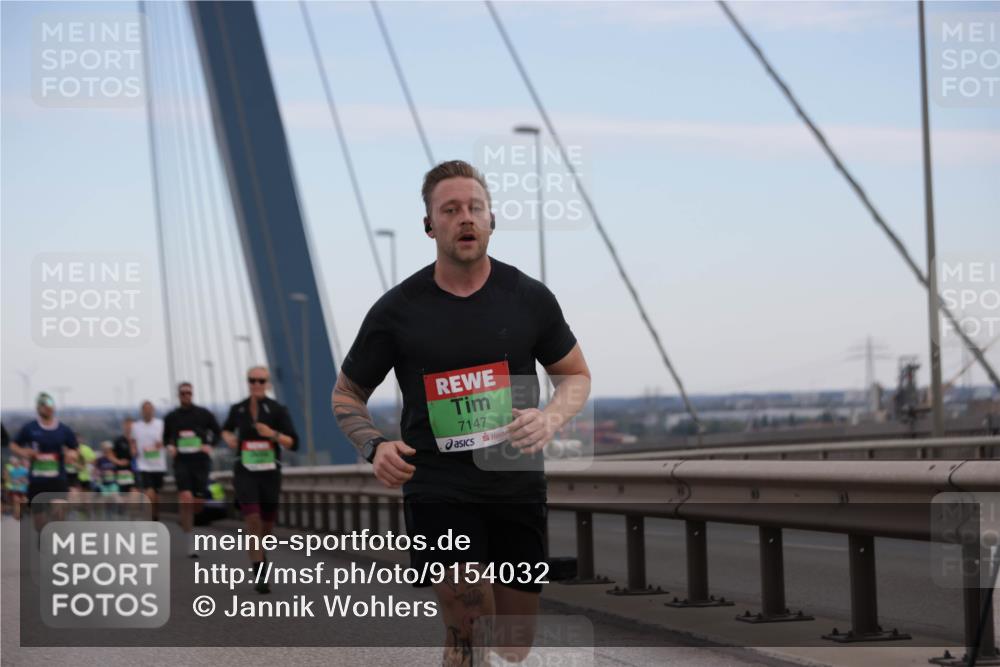 03.10.2025 - Köhlbrandbrückenlauf Jannik Wohlers http://msf.ph/oto/9154032 03.10.2025 15:22:47 Position 1 7147 meine-sportfotos.de