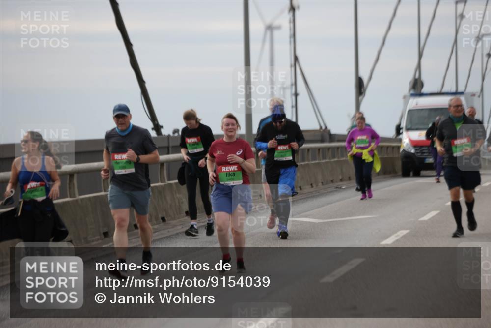 03.10.2025 - Köhlbrandbrückenlauf Jannik Wohlers http://msf.ph/oto/9154039 03.10.2025 16:05:09 Position 1 9402 meine-sportfotos.de