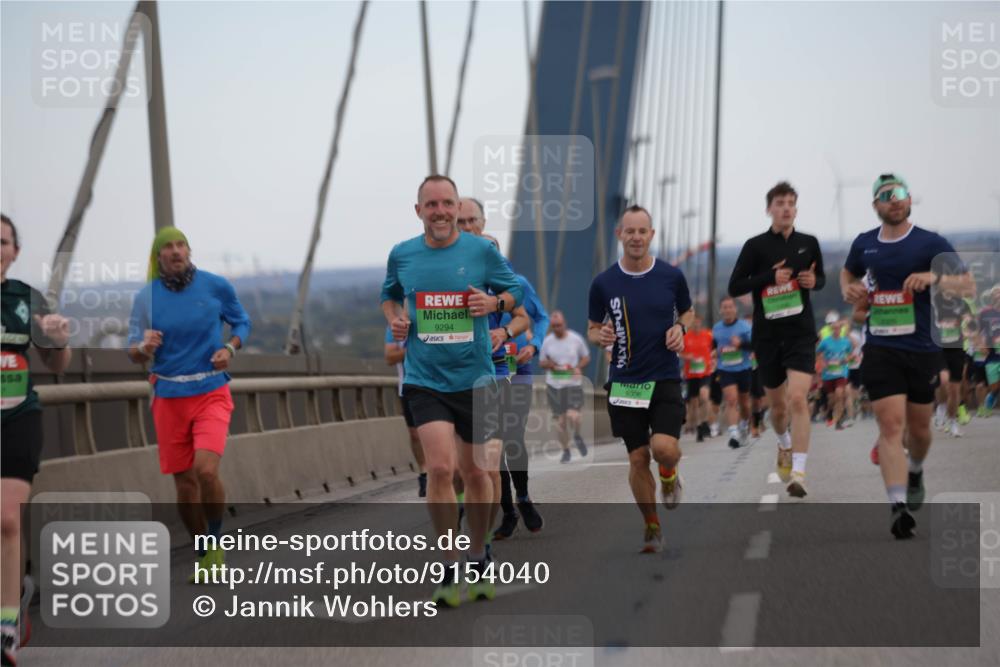 03.10.2025 - Köhlbrandbrückenlauf Jannik Wohlers http://msf.ph/oto/9154040 03.10.2025 15:22:48 Position 1 9294, 9306 meine-sportfotos.de