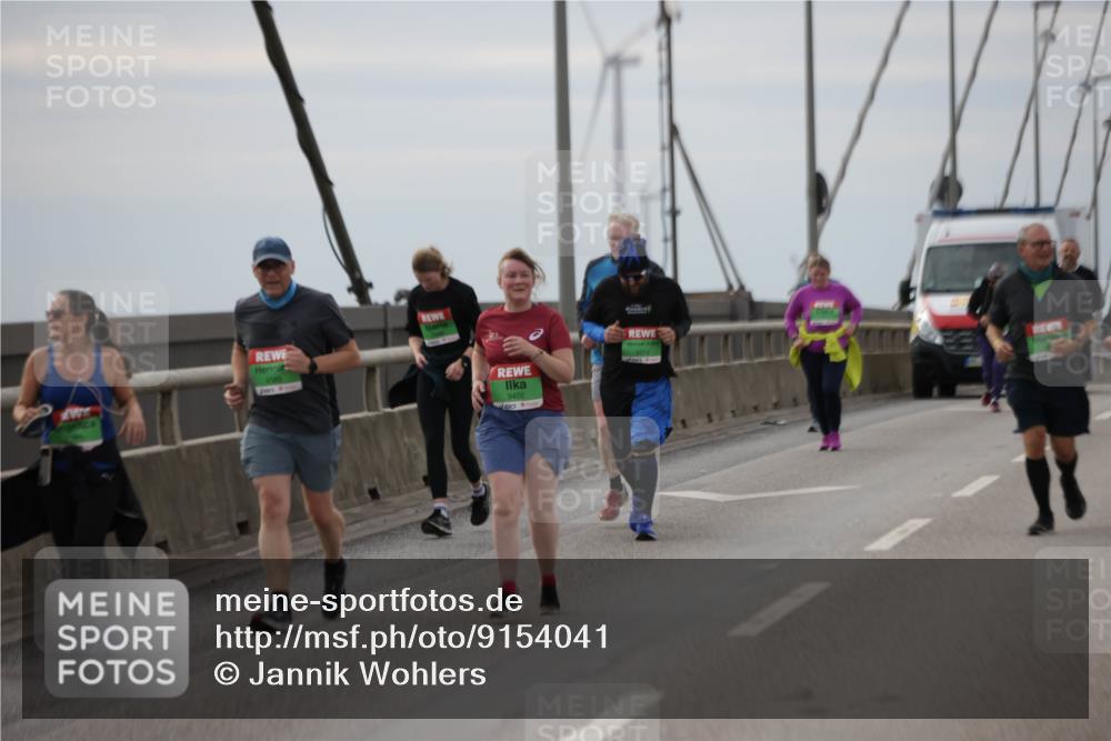 03.10.2025 - Köhlbrandbrückenlauf Jannik Wohlers http://msf.ph/oto/9154041 03.10.2025 16:05:09 Position 1 9402, 9313 meine-sportfotos.de
