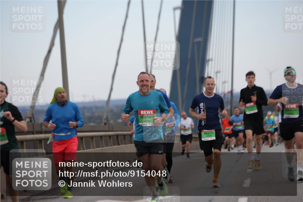 03.10.2025 - Köhlbrandbrückenlauf Jannik Wohlers http://msf.ph/oto/9154048 03.10.2025 15:22:48 Position 1 9294, 9306 meine-sportfotos.de