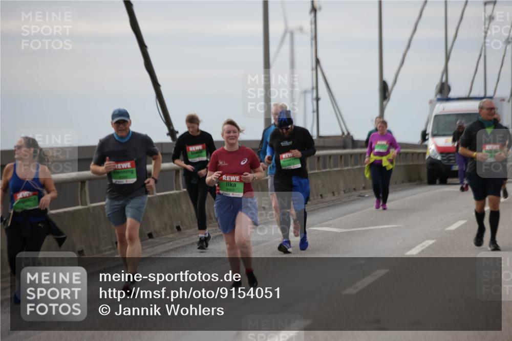 03.10.2025 - Köhlbrandbrückenlauf Jannik Wohlers http://msf.ph/oto/9154051 03.10.2025 16:05:09 Position 1 10, 9402 meine-sportfotos.de