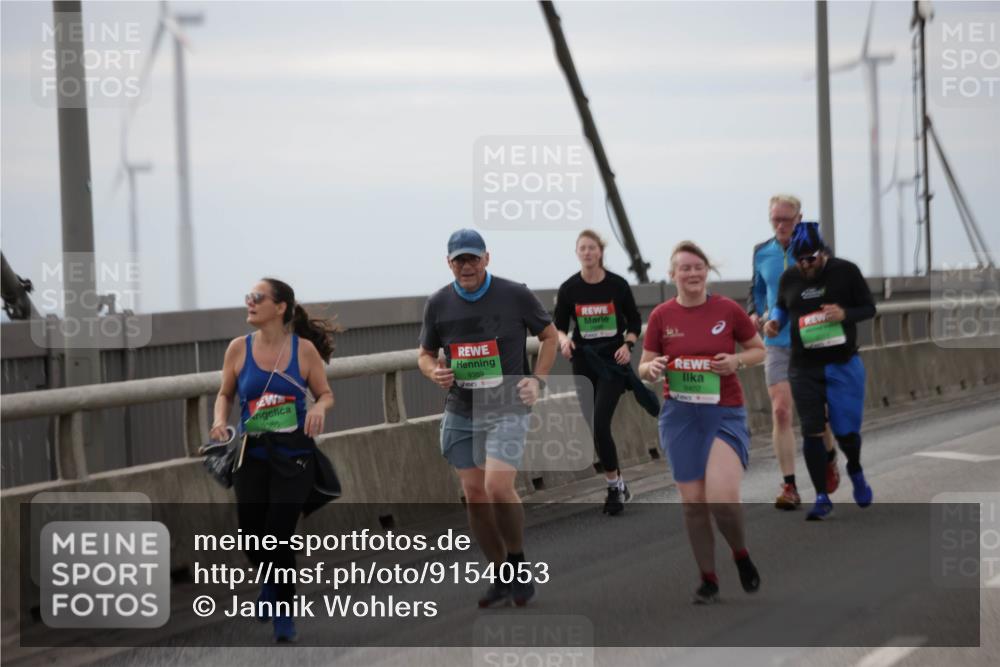 03.10.2025 - Köhlbrandbrückenlauf Jannik Wohlers http://msf.ph/oto/9154053 03.10.2025 16:05:10 Position 1 9389, 94402 meine-sportfotos.de