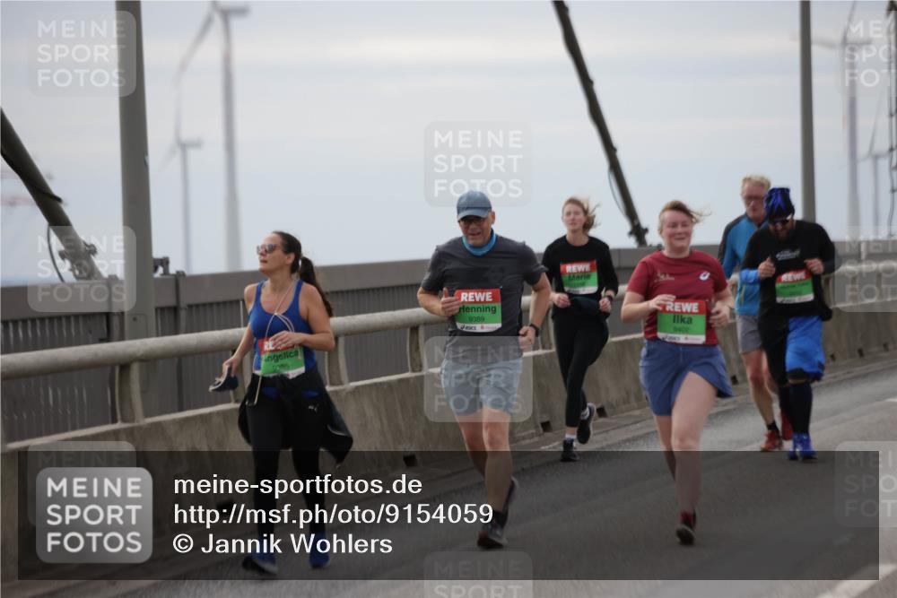 03.10.2025 - Köhlbrandbrückenlauf Jannik Wohlers http://msf.ph/oto/9154059 03.10.2025 16:05:10 Position 1 9385, 9389, 9402 meine-sportfotos.de