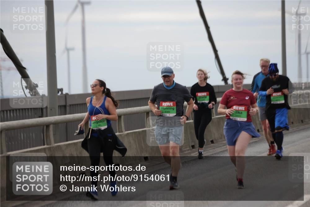 03.10.2025 - Köhlbrandbrückenlauf Jannik Wohlers http://msf.ph/oto/9154061 03.10.2025 16:05:10 Position 1 9385, 9389, 9402 meine-sportfotos.de