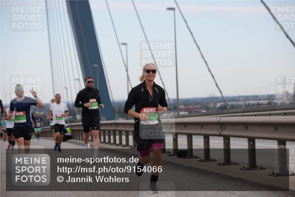 03.10.2025 - Köhlbrandbrückenlauf Jannik Wohlers http://msf.ph/oto/9154066 03.10.2025 15:22:50 Position 1 223 meine-sportfotos.de