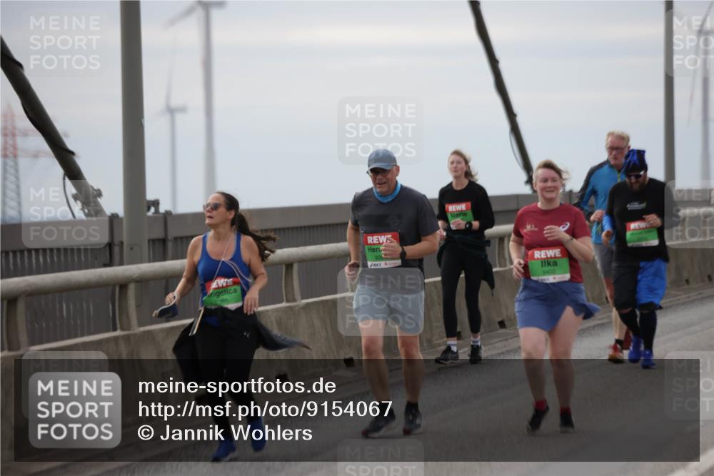 03.10.2025 - Köhlbrandbrückenlauf Jannik Wohlers http://msf.ph/oto/9154067 03.10.2025 16:05:10 Position 1 9385, 9402 meine-sportfotos.de
